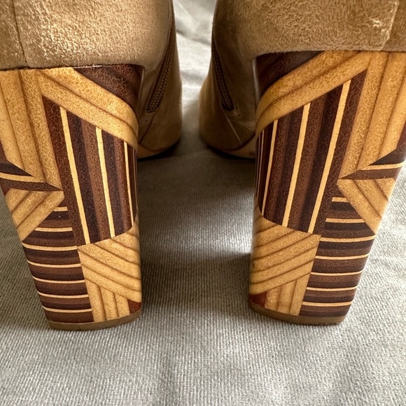 Vince Camuto suede ankle boots - Picture 5 of 6